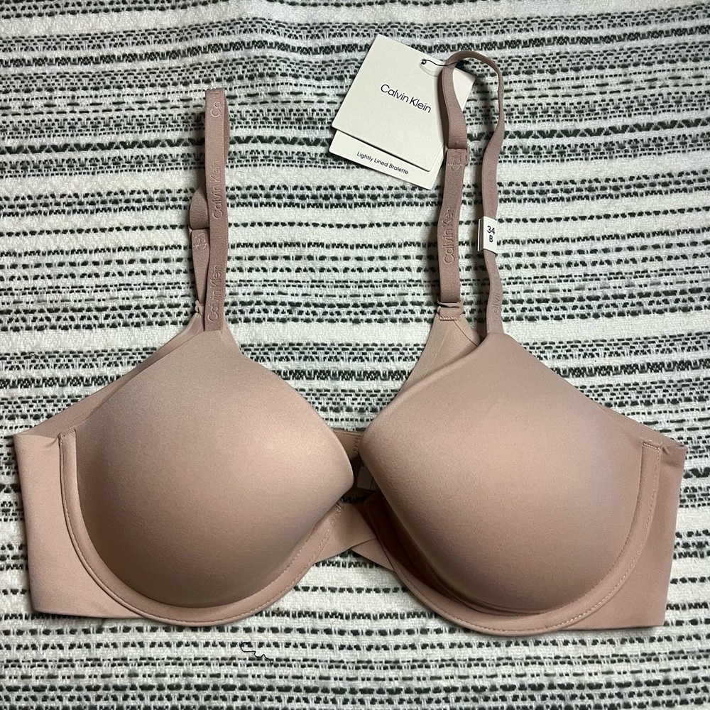 Calvin Klein Women's Light Nude T-Shirt Bra NWT Sz 35B